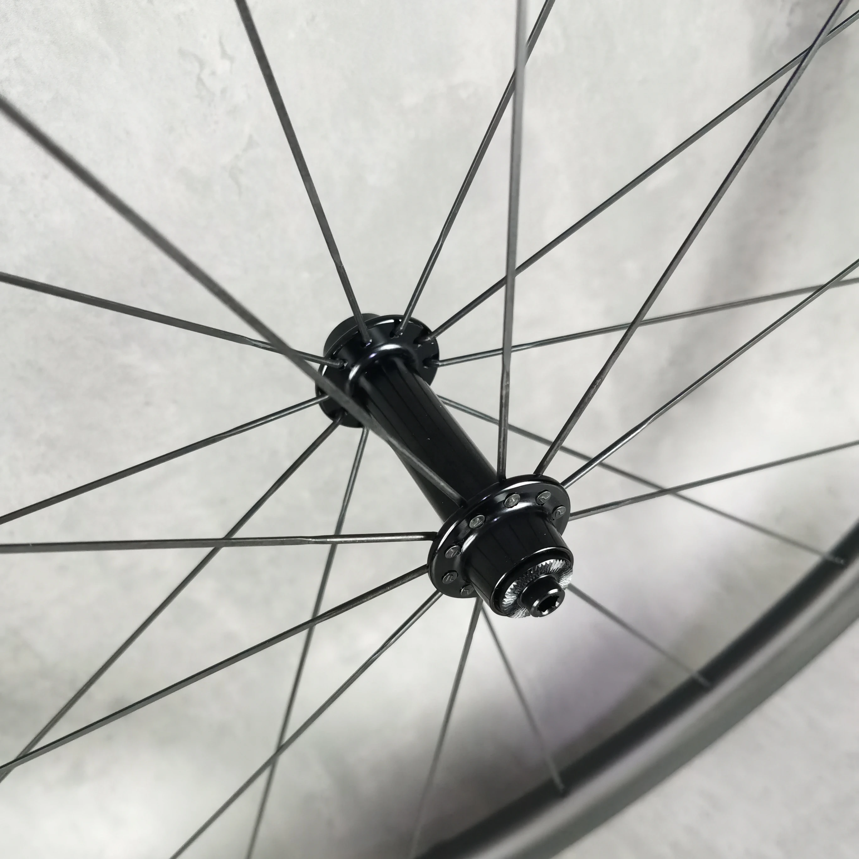 700C Carbon Wheels Road Bike 50/60mm Depth 25mm Width V Brake 3k Matte/Glossy Finish Novatec Hub Shiman0 11s Customized logo