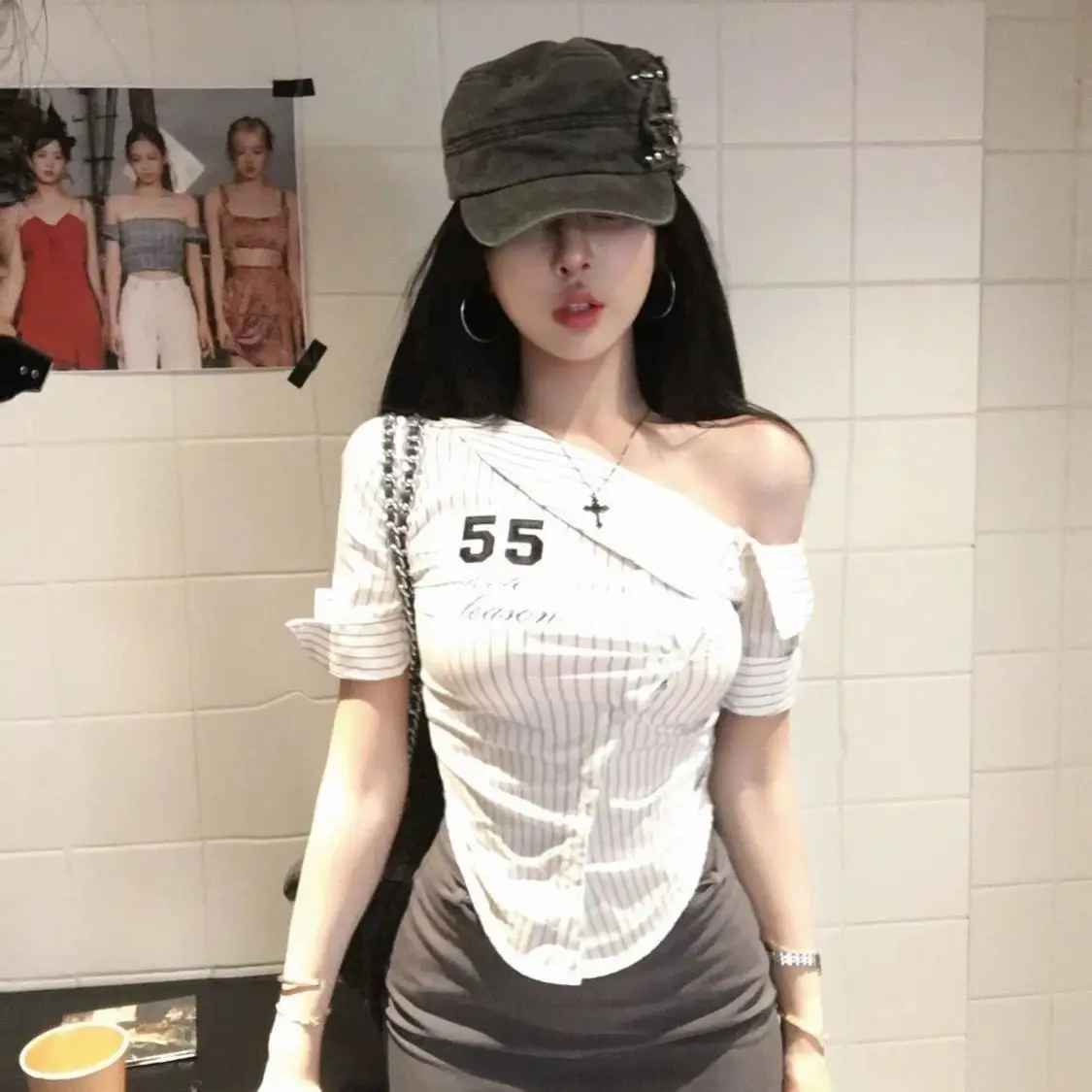 

Set Skirt Striped Slim Off-Shoulder Shirt Top Hip-Packing Pure Niche Skirt Women