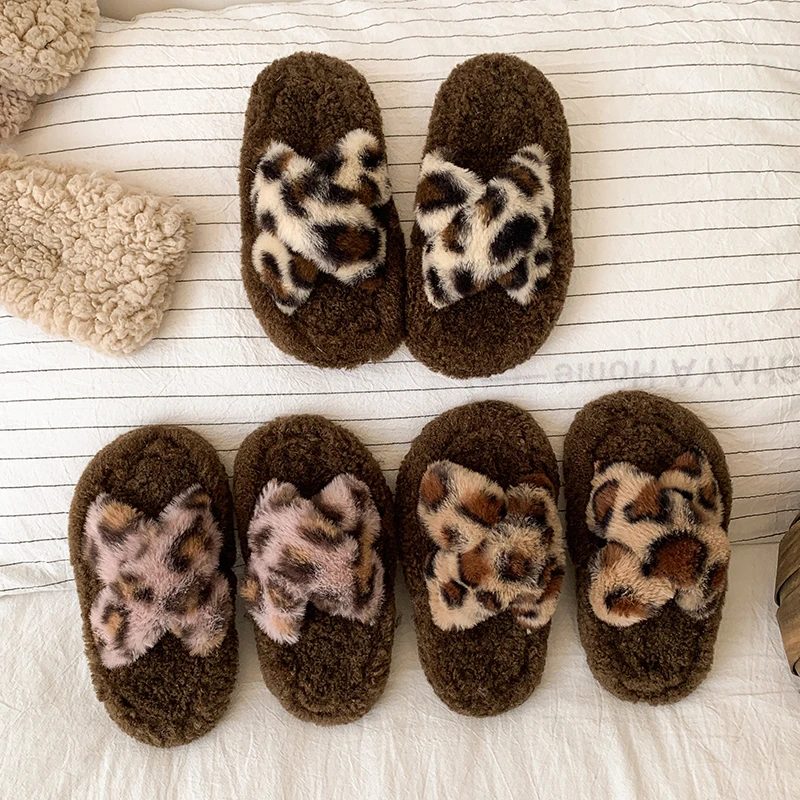 

2025 зимние новые детские хлопковые тапочки для девочек, модная нескользящая универсальная теплая обувь в корейском стиле с мягкой подошвой