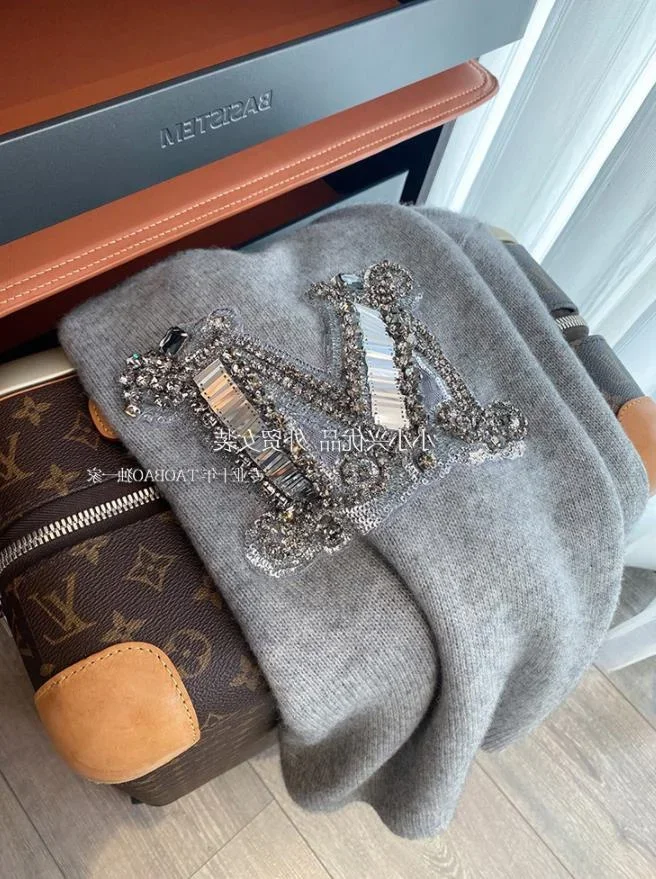 سترة نسائية من الكشمير لعام 2025 بلوفرات محبوكة فضفاضة غير رسمية مطرزة بأحرف خريف وشتاء مطرزة برقبة دائرية سترة علوية #3