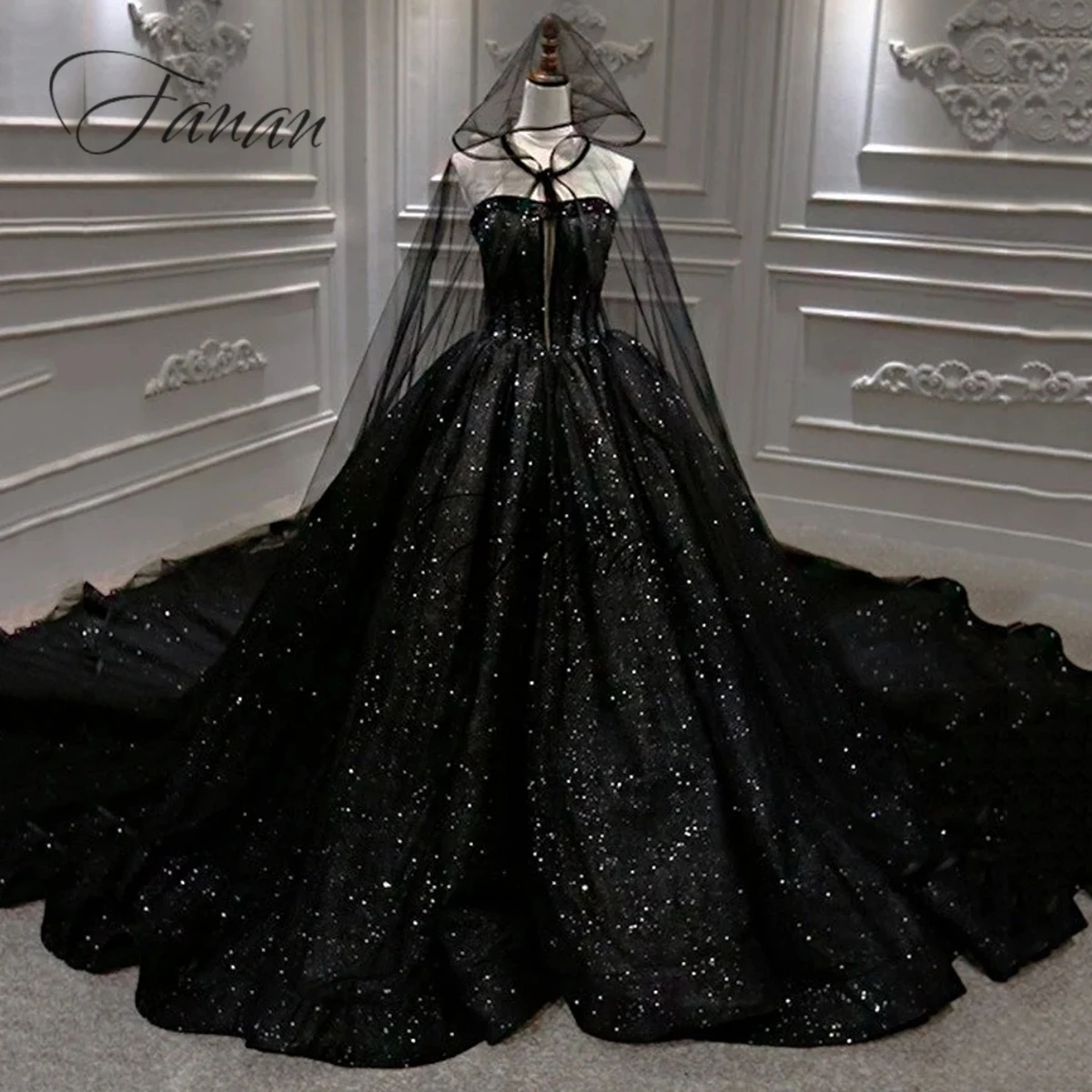 Customized Luxury Strapless Black Wedding Dresses Cathedral Train Halloween Ball Gown For Women Empire Princess Sequined Bridal 