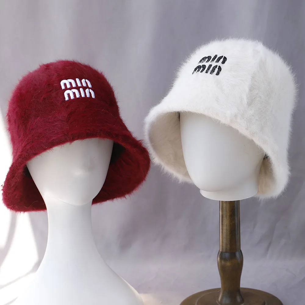 หมวกไหมพรมทรงบักเก็ตแฟชั่น Y2K สีพื้น แต่งตัวอักษรและขนกระต่าย สำหรับผู้หญิง ฤดูหนาว ปี 2025