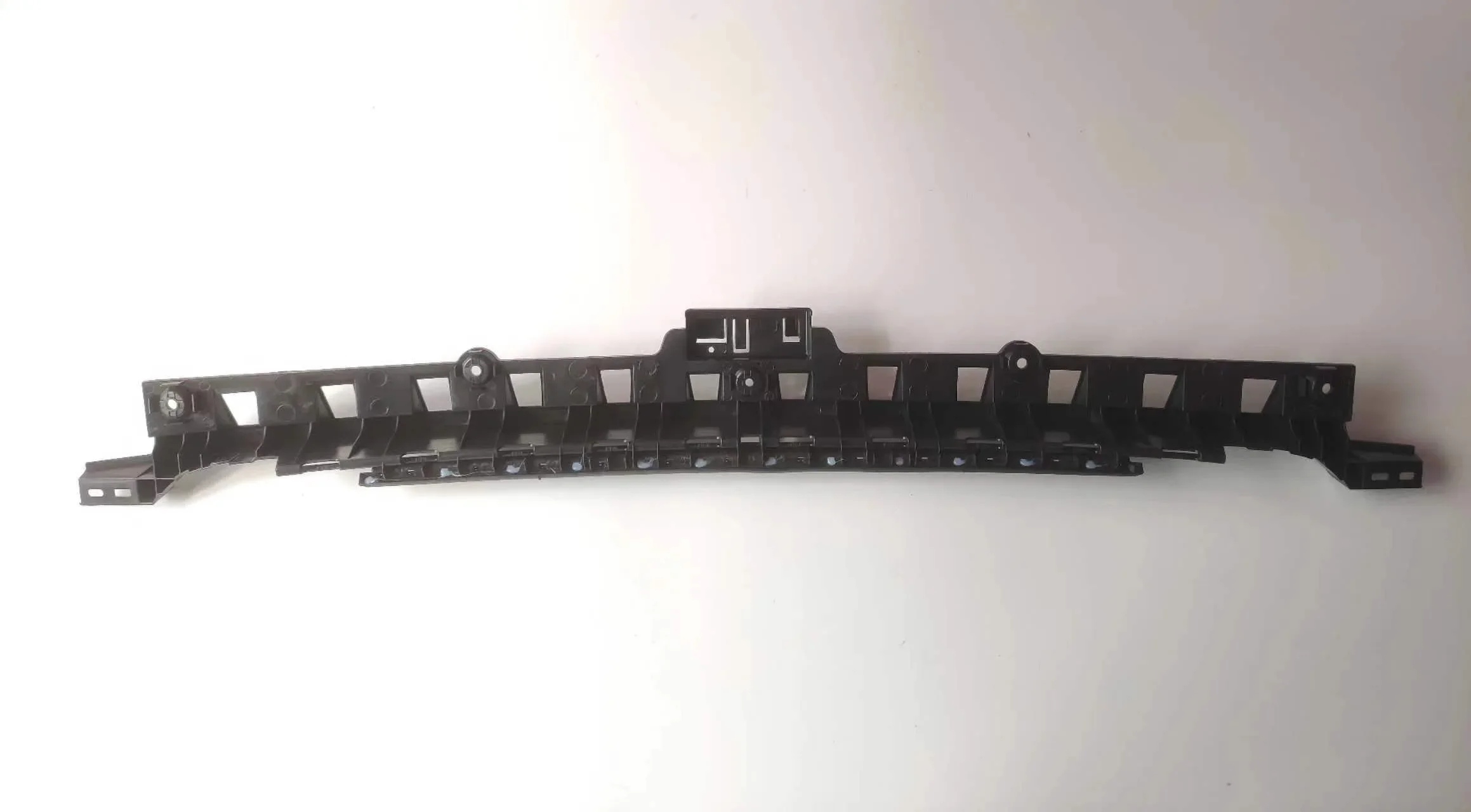

1pc 68226564AB for Dodge Warhorse 2015-2022 Rear Bumper Bracket Middle