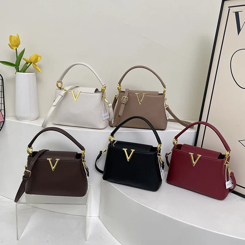 

2025 Spacious Rucksack, Multi-Way Convertible Backpack & Crossbody Purse for Women, Versatile Day to Night Carryall