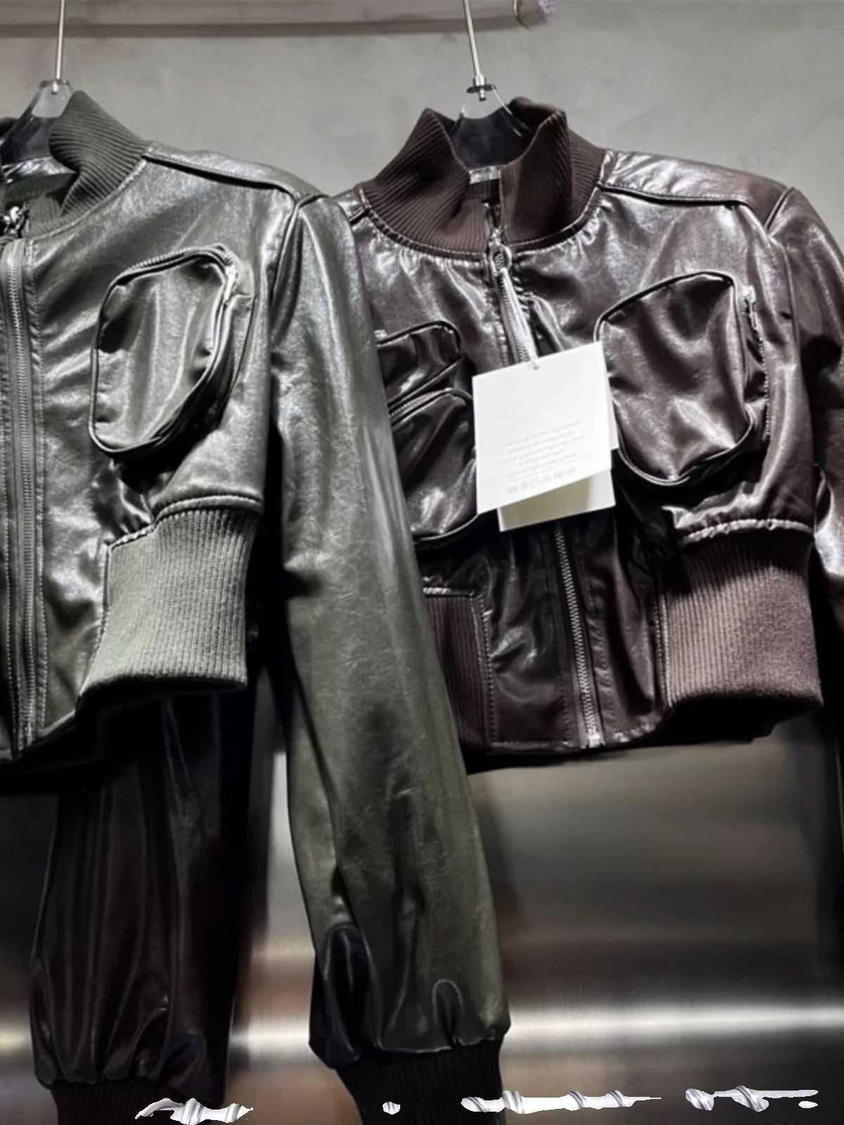 Jaqueta Feminina de Couro PU Estilo Streetwear Solta com Gola Alta para Motociclistas - Coleção Primavera 2026 - Tendência Streetwear