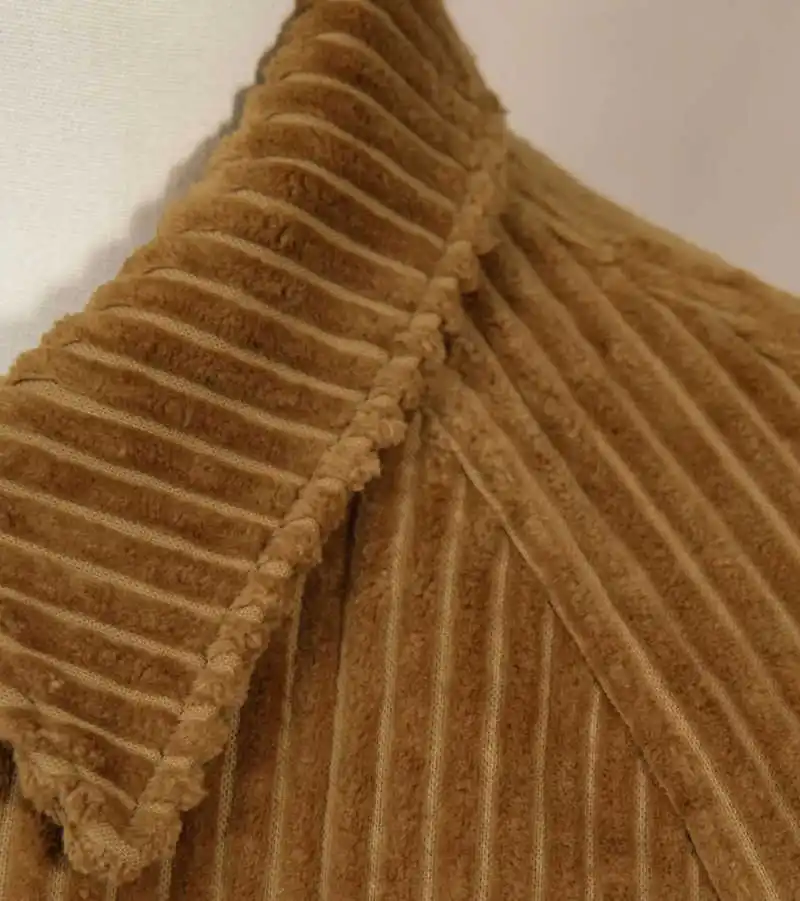 เสื้อโค้ทผู้ชายผ้าแฟลนเนลทันสมัย แบบกระดุมสองแถว ทรงหลวม สำหรับฤดูใบไม้ร่วงและฤดูหนาว อุ่นสบาย เหมาะสำหรับใส่ทำงานในออฟฟิศหรือโอกาสทางการ  สามารถสั่งตัดได้