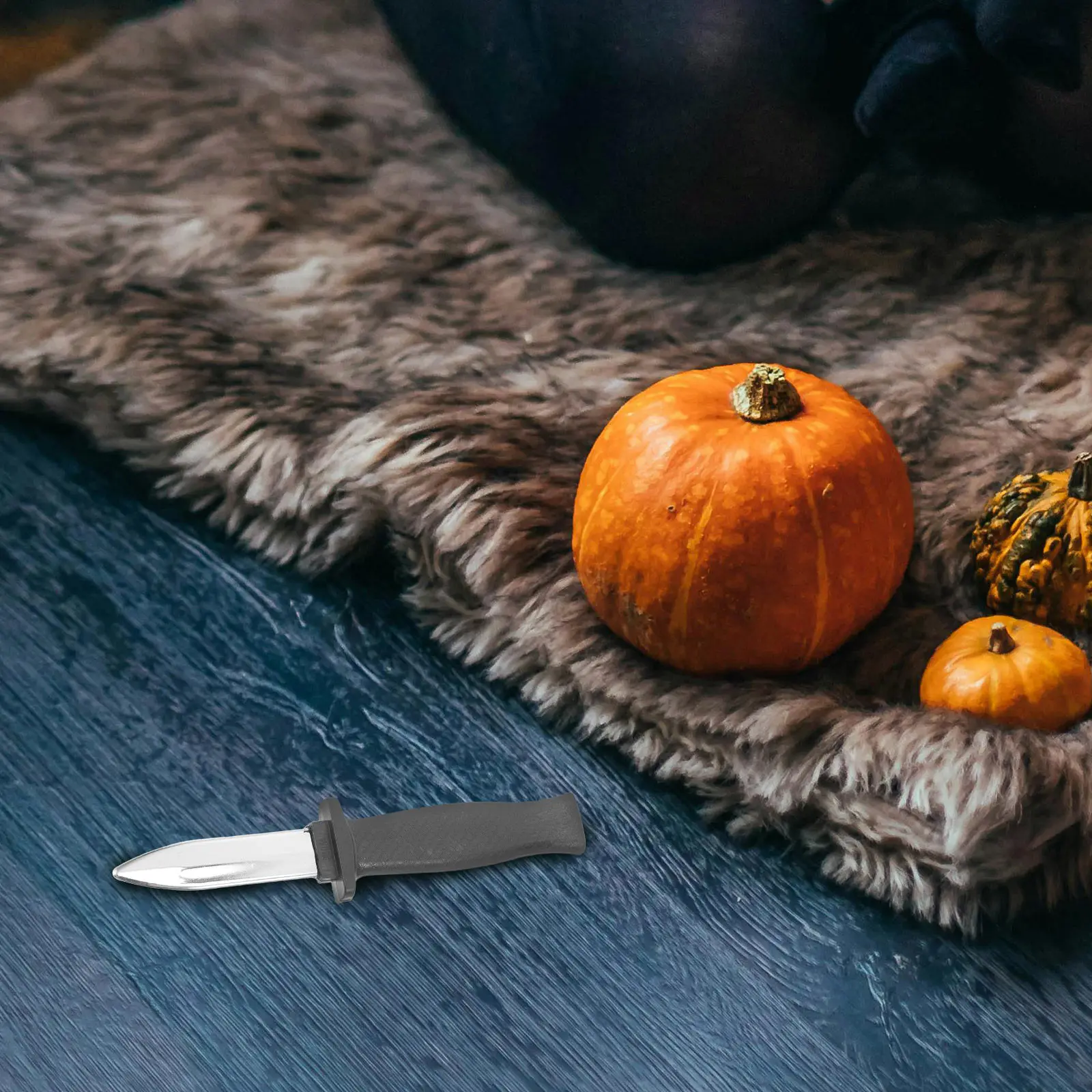 2Pcs Black Role Play Retractable Knife Fake Disappearing Trick for Halloween Pranks Joke Novelty Gag Prop Retractable Knife