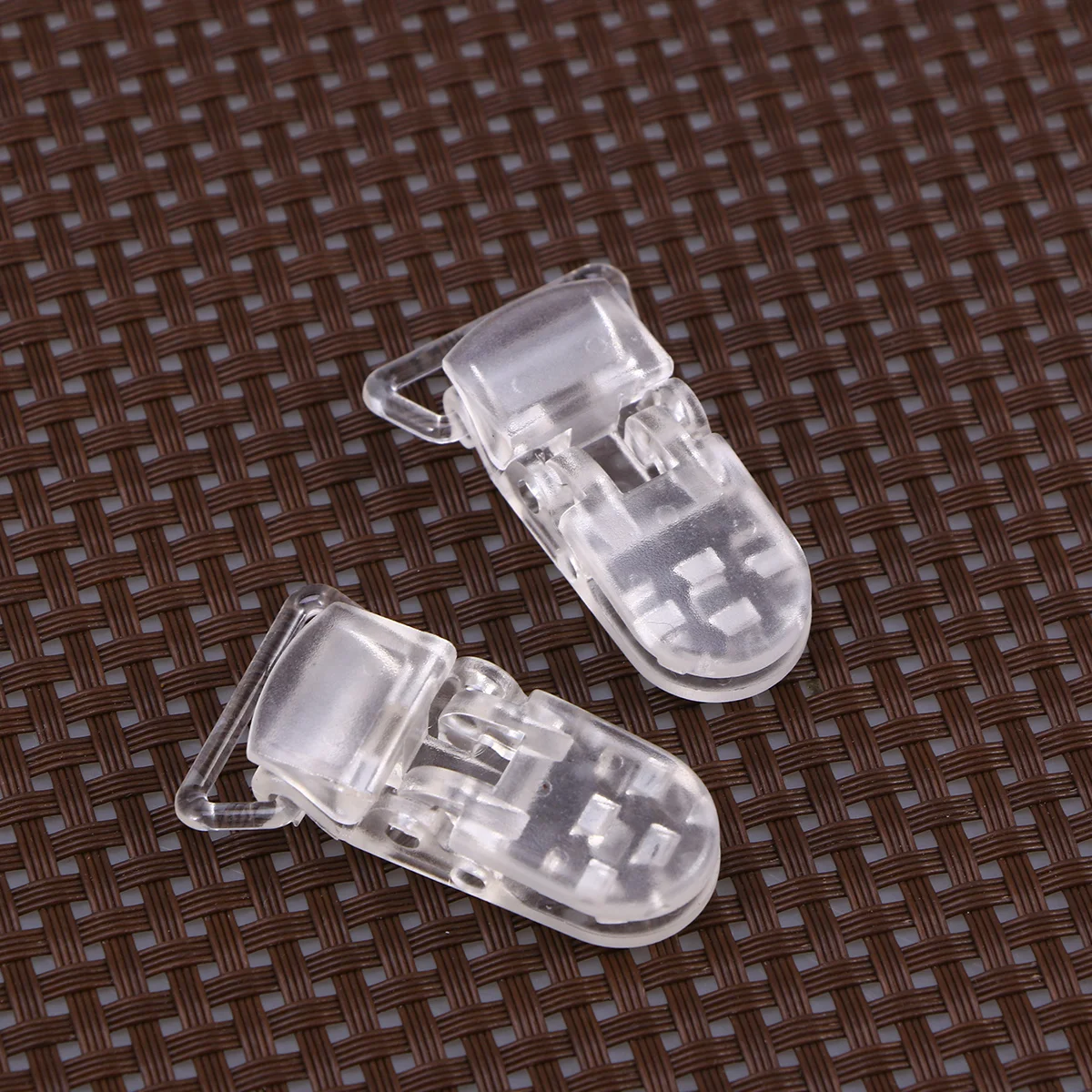 

10Pcs Baby Pacifier Clips T-Shaped Transparent Plastic Badge Clips for Craft Projects Badges Straps Fabric Safe