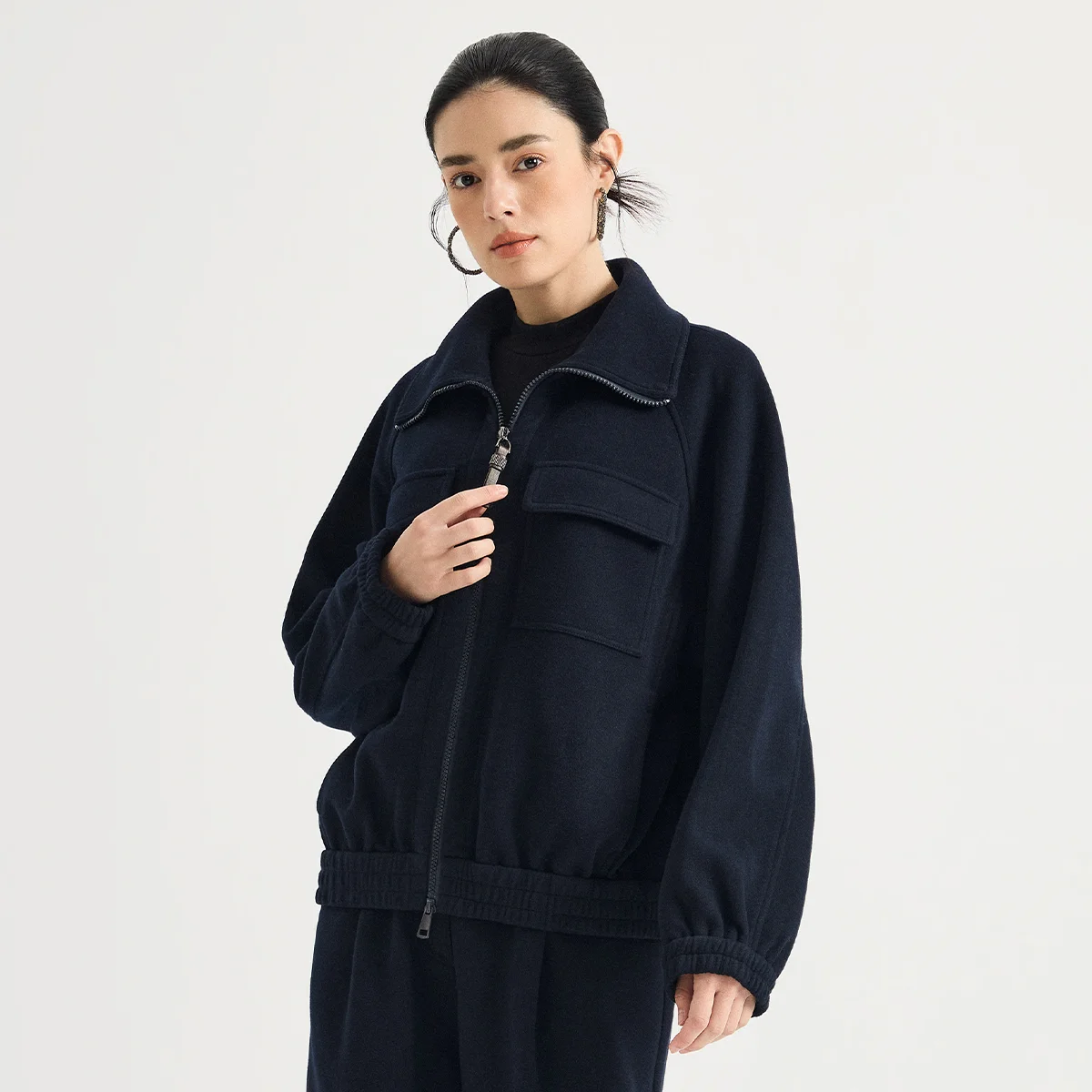 KT7624019 Women's Cashmere Blend Bomber Jacket Spread Collar 2 Way Zip Flap Pockets Chain Detail Old Money Autumn Fall