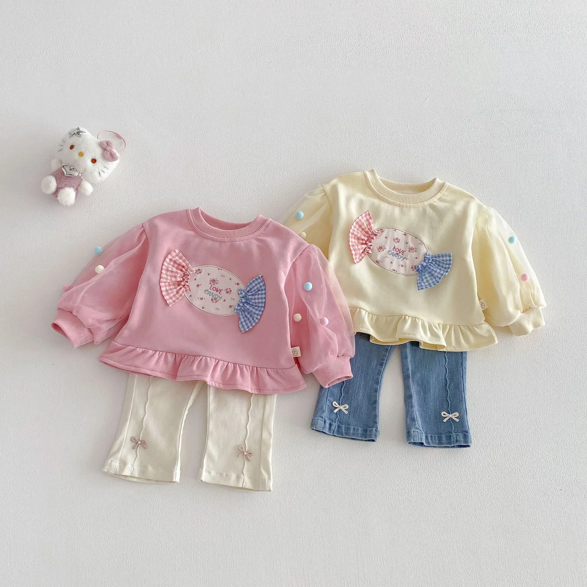 

Корейский свитшот для девочек, новинка 2026, весенне-осенняя детская сетчатая рубашка с шариковым низом, детский топ с цветочным принтом, тренд