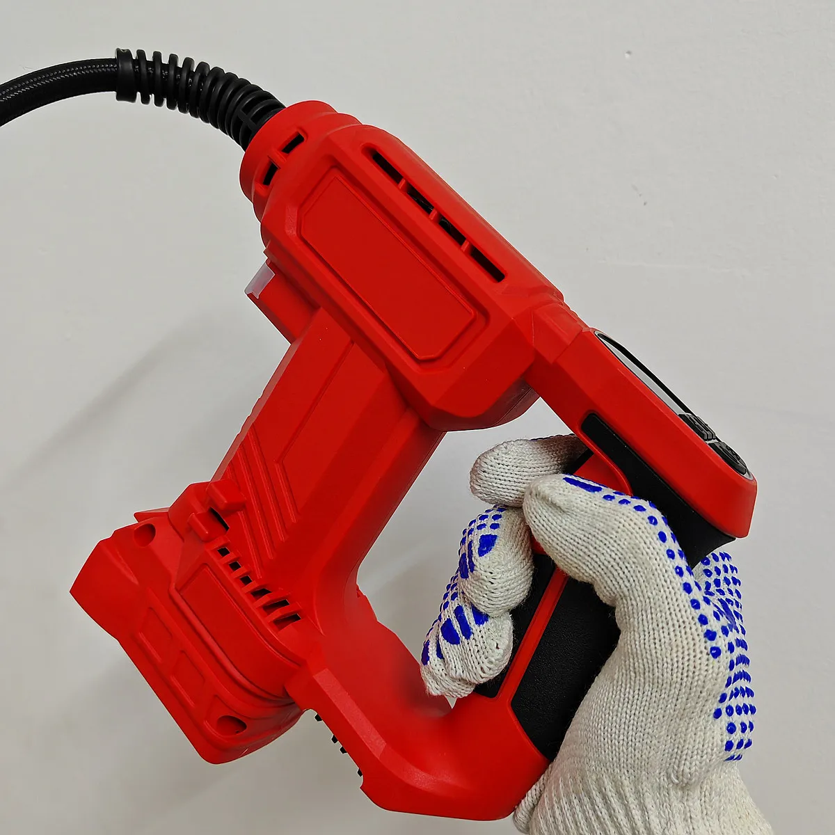 Рисунок 4 - Беспроводной насос для накачивания шин