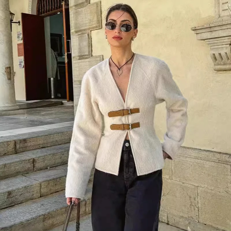 

New Fleece V-Neck Jacket Fashion Chic Women Metal Buckle Short Coat White Elegant Lady Long Sleeve Top Spring Autumn Outerwear