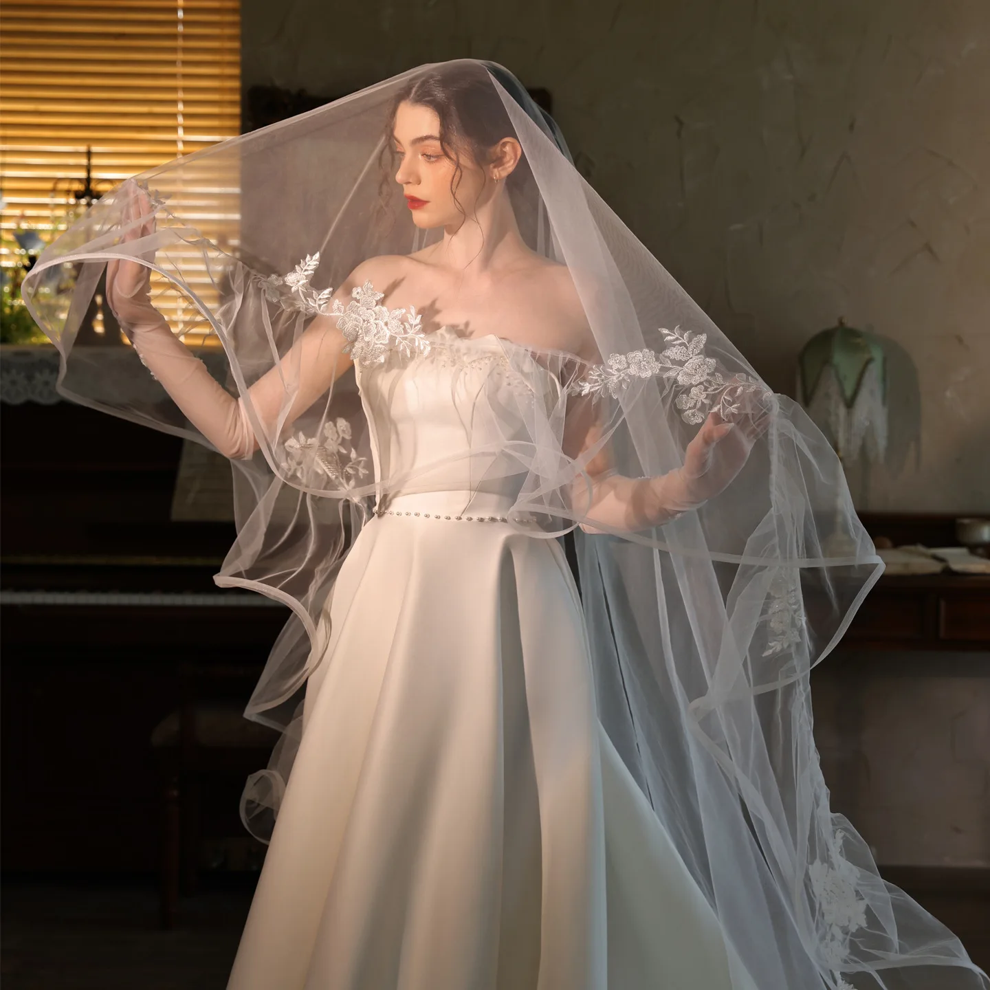 

L&P DQL Studio Wedding Veil 2.8m Long Bridal Veils Tulle with Floral Applique Wedding Veil