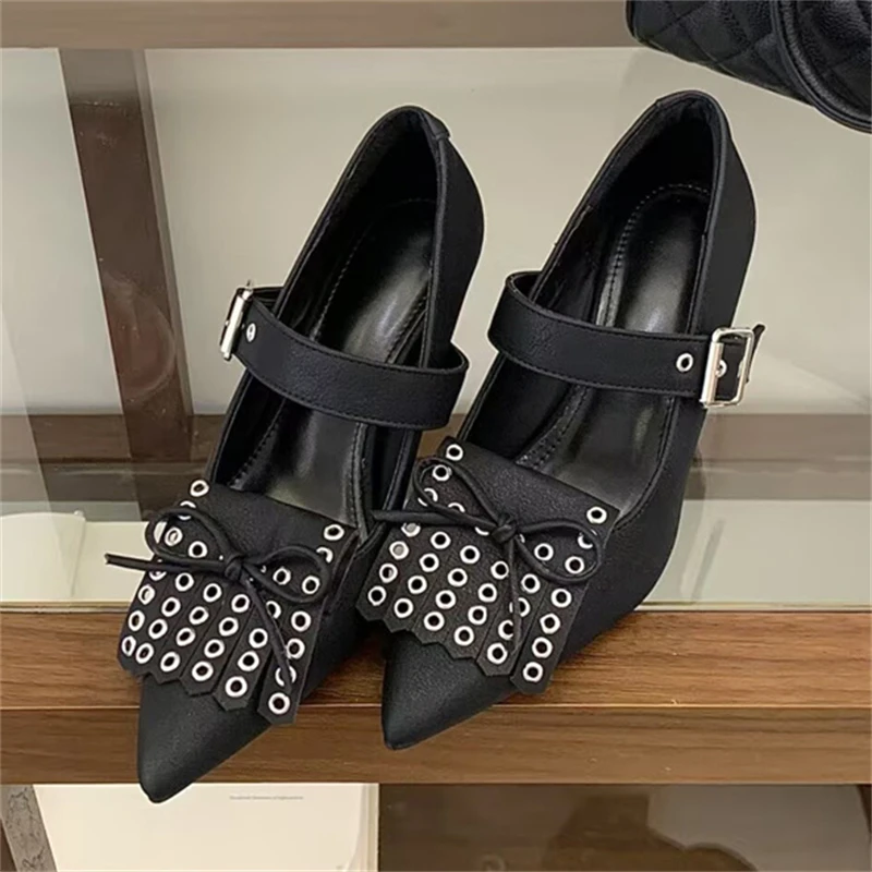 

Женские туфли Aneikeh в стиле ретро: черные туфли-лодочки на танкетке с острым носком, бантом и пряжкой, весенне-летний стиль