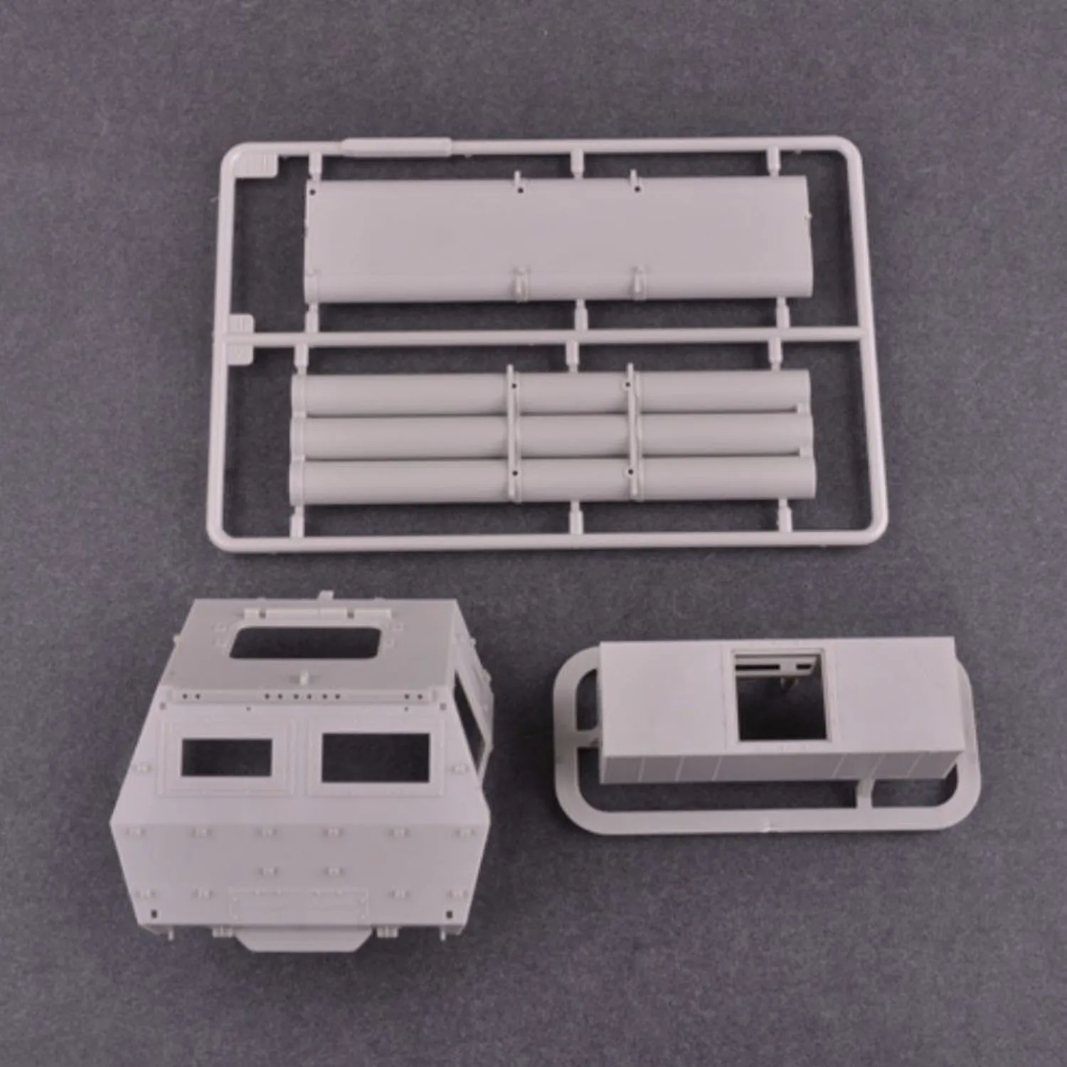 Trompetista 1/35 M142 HIMARS lançador de foguetes modelo 01041 kit de sistema de artilharia militar para construtores avançados