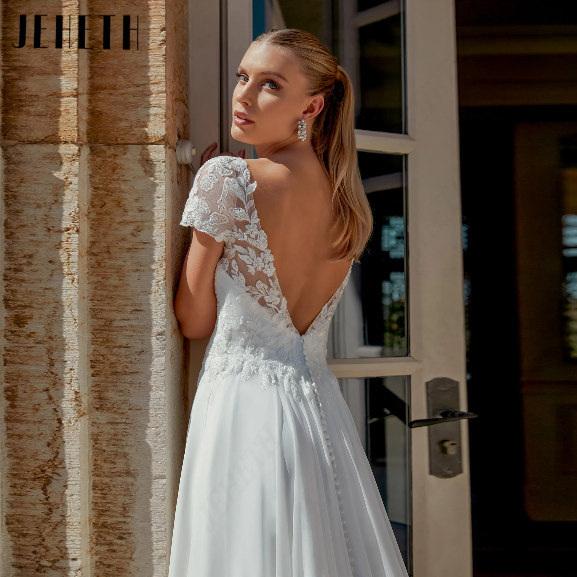 JEHETH Chiffon Customized Scoop Neck Wedding Gown Bohemian A-Line Lace Appliques Bride Dresses Backless Court Train Elegant