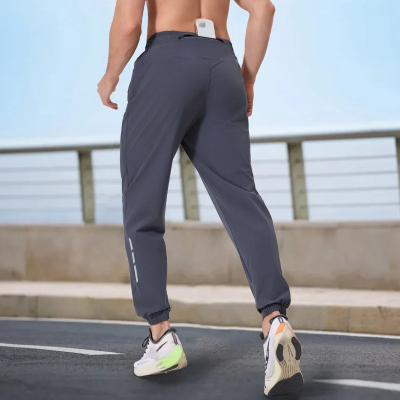 Men's Sport Pants Camping Outfit with Pockets Cuffed Breathable Fitness Wear Long Trousers for Outdoor Activities