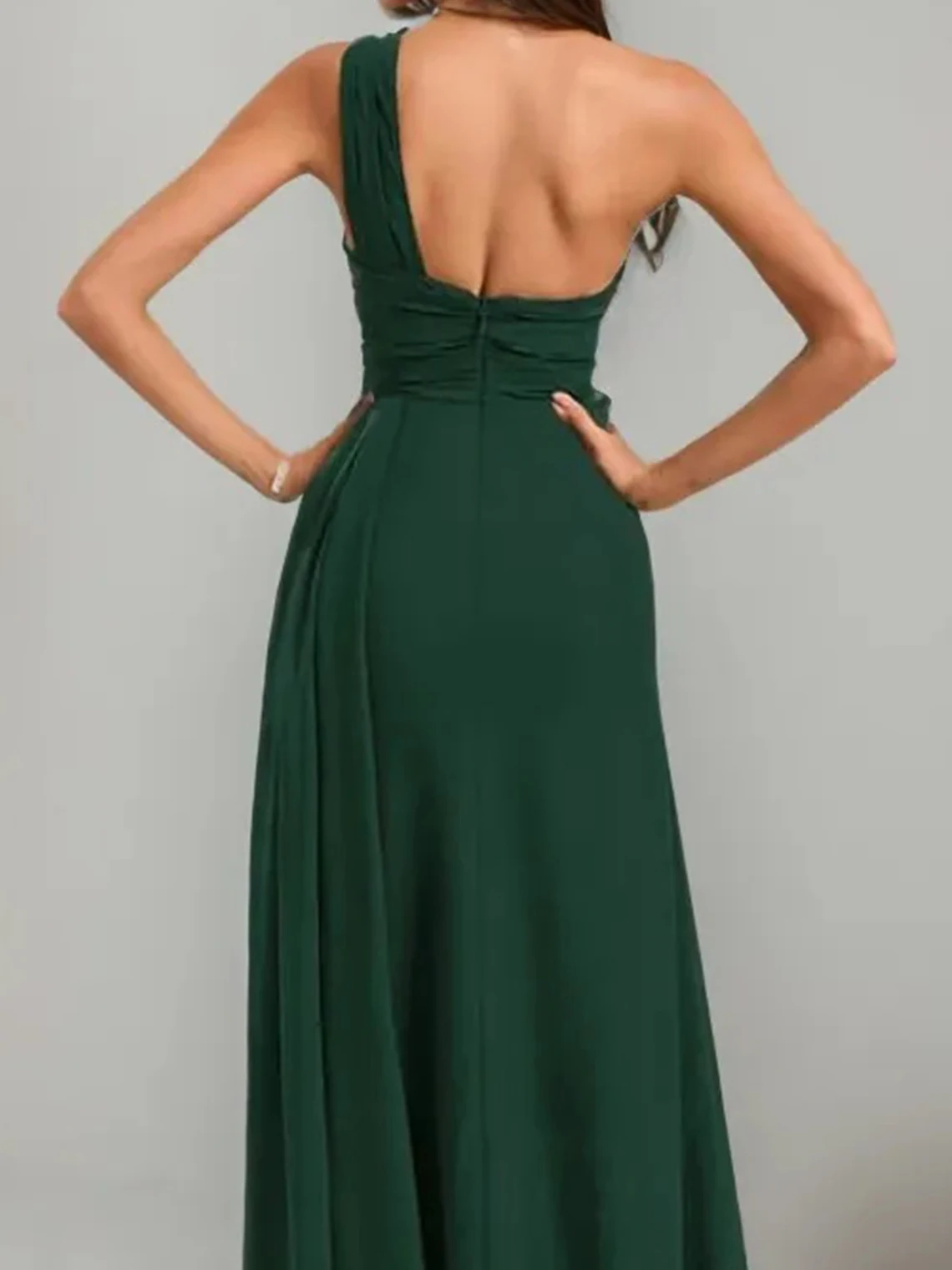 Elegant A-Line กึ่งทางการชุดหนึ่งไหล่ความยาวพื้นชีฟอง Ruched แขนสั้นชุดเจ้าสาวงานแต่งงาน 2025 ฟรีที่กําหนดเอง