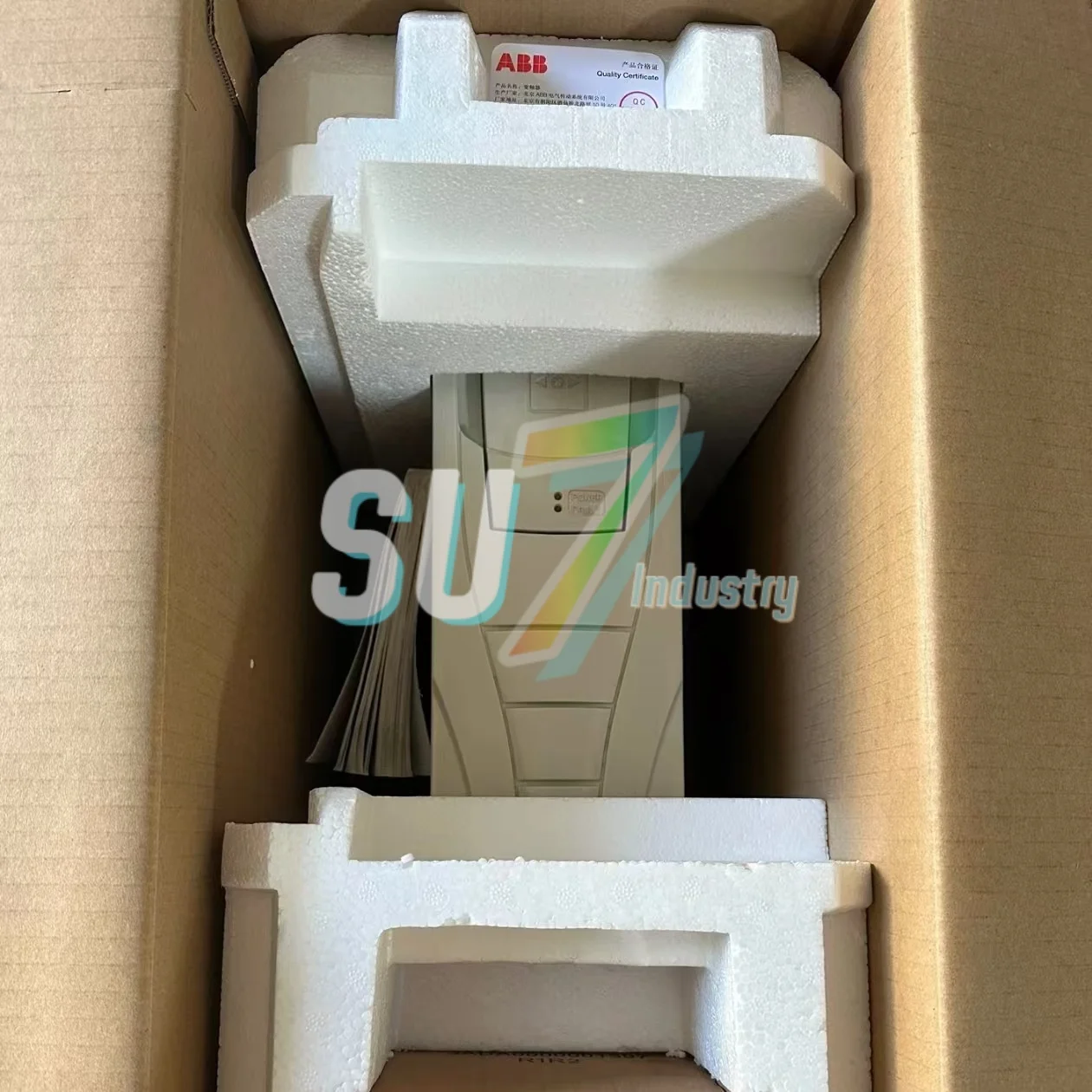 倉庫内新入荷 ACS550-01-05A4-4 ACS550-01-06A9-4 インバータ