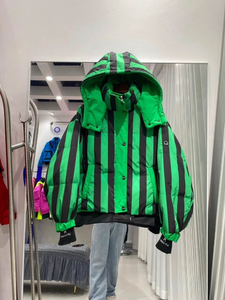 Gestreifte kurze Daunenjacke für Damen mit Kapuze, Maillard-Brot-Parkas, koreanische Freizeitkleidung, 90 % weiße Enten-Puffermäntel für Damen