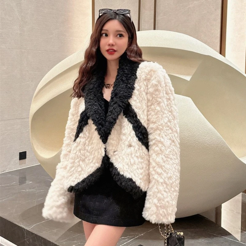 2023 Winter New Temperament Black and White Patchwork Fur Coat for Women Imitation Lamb Wool Thick Warm Outwear Loose Short Top