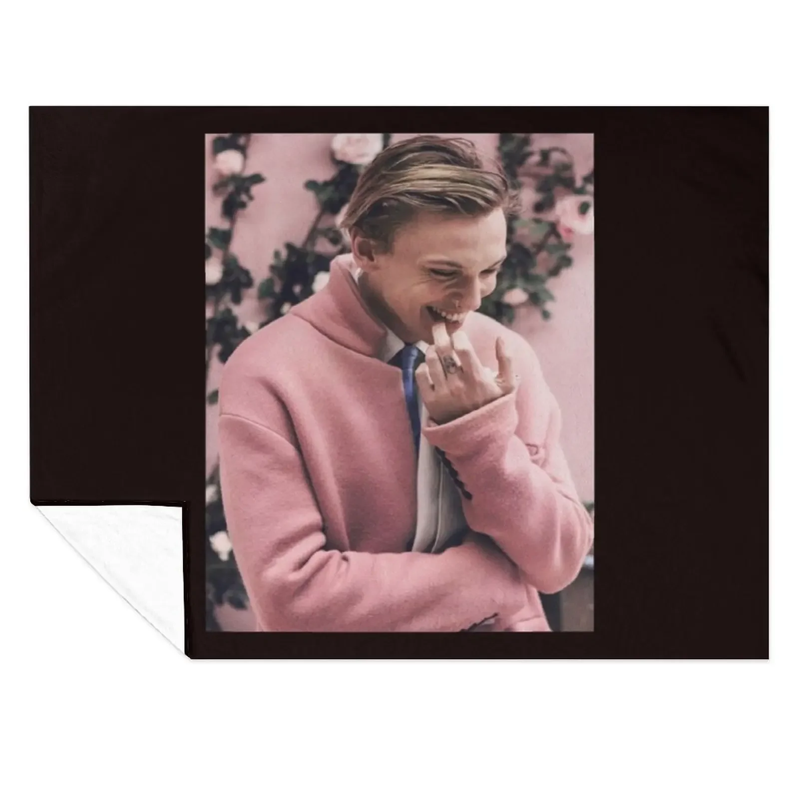 

Jamie Campbell Bower Throw Blanket Decorative Sofa Blankets For Bed For Sofa Thin Thermal Blankets