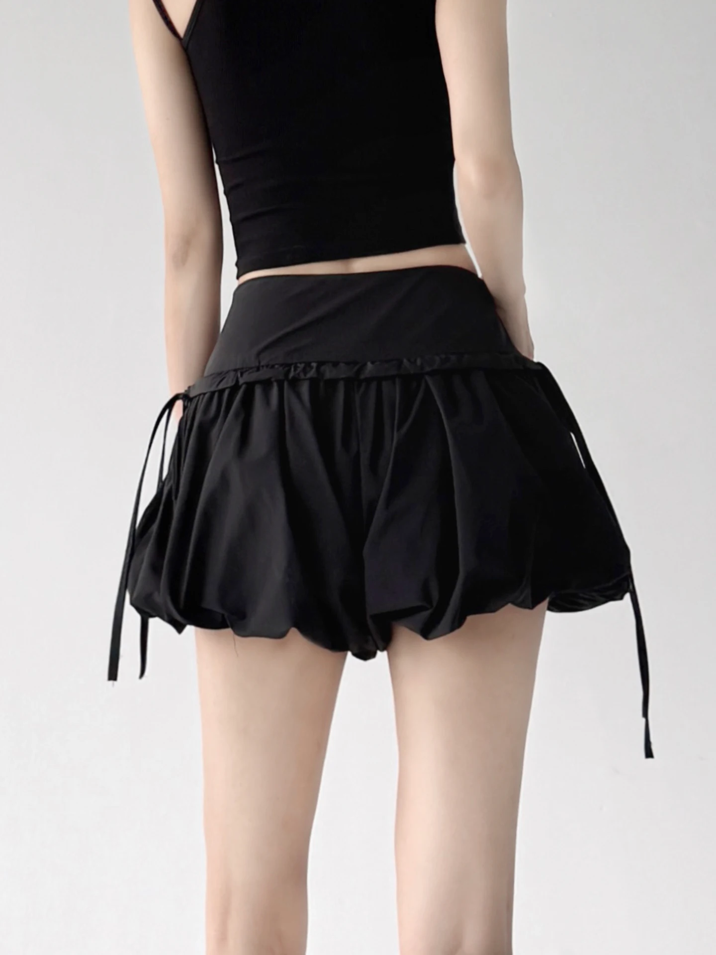 Black High Waist A-Line Pleated  Skirt Women's Summer 2026 New Style Tie Waist Fluffy Short Skirt Slimming Effect