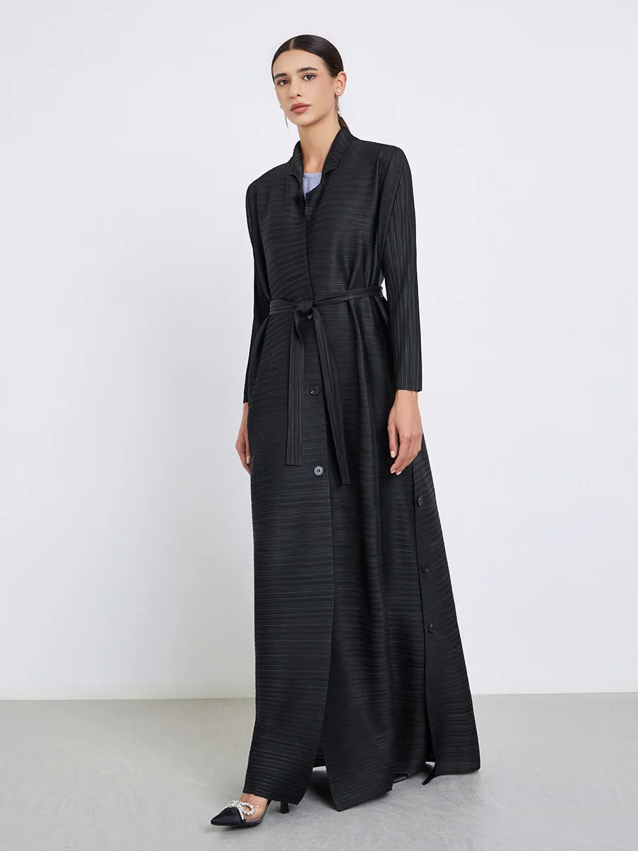 Falten Sie schwarz gestreift, plissiert, Abaya-Knopf-Design, Gürtel an der Taille, weicher Stoff, elegante Robe, 2022, trendig, lässig, Alltagskleidung, schickes Ensemble