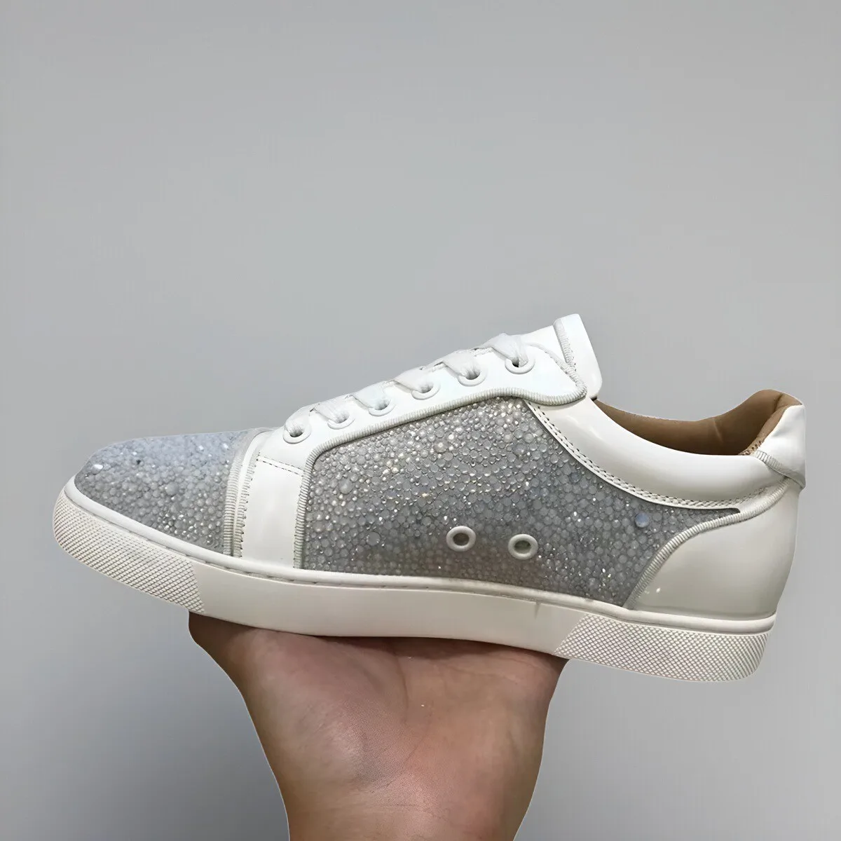 Luxury Brand Low Top Red Bottom Shoes For Men Trainers Driving Spiked White Genuine Leather Women Rivets Crystal Flats Sneaker