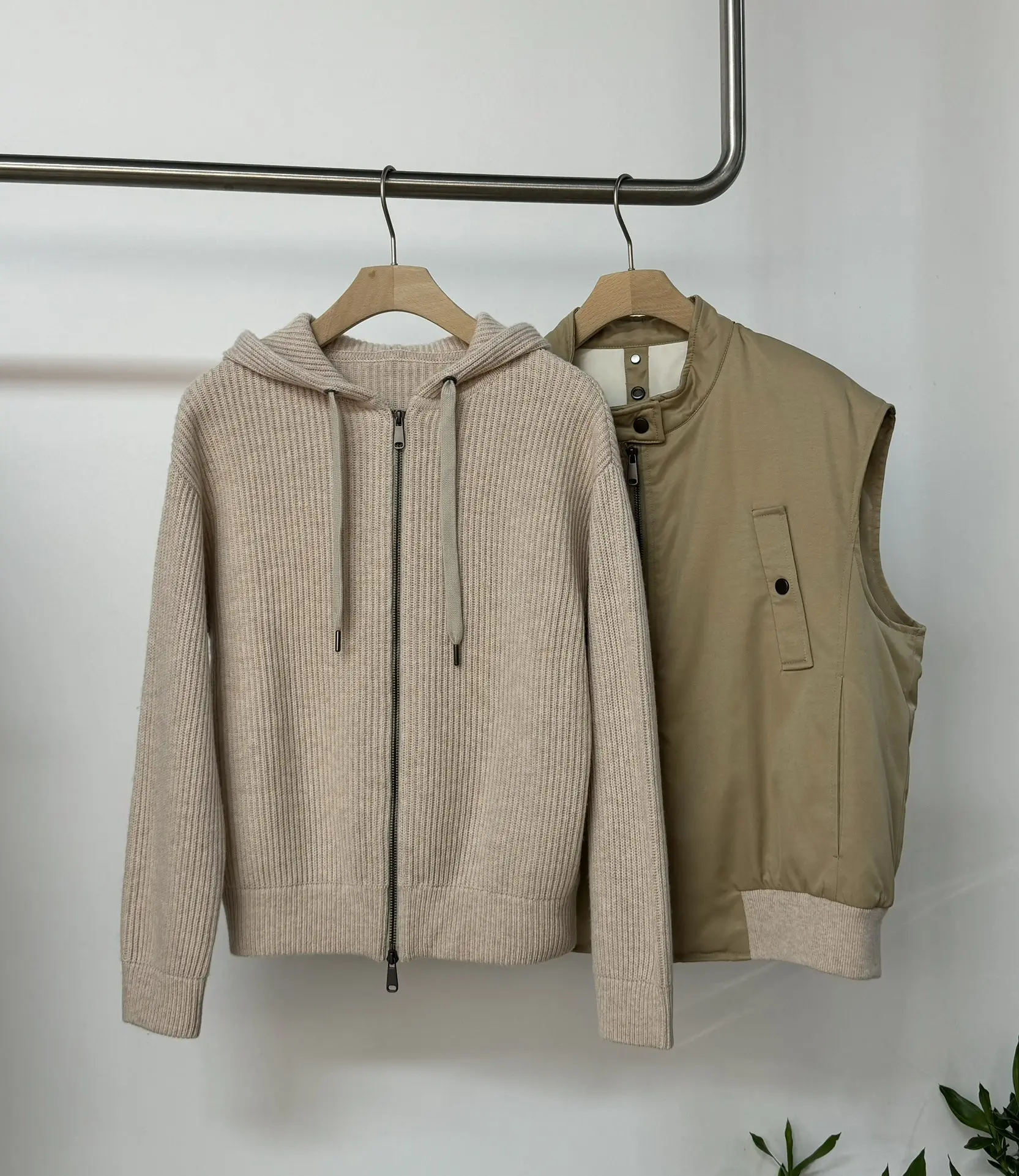 Setelan Dua Potong Jaket Bulu Angsa Berkualitas Tinggi Musim Gugur dan Musim Dingin 2025 dengan Tudung Kasmir Ukuran SML