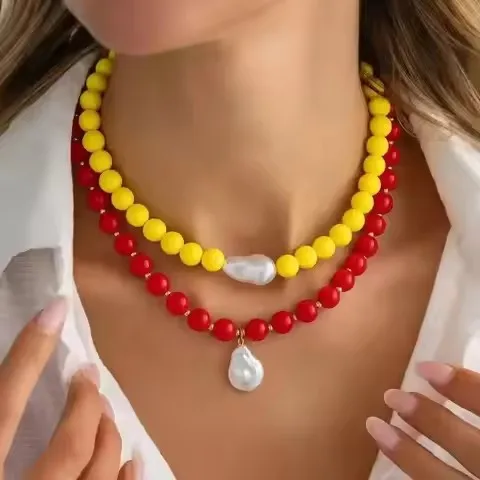 Sommerliche Bunte Acryl-Perlen Choker-Halskette für Damen Neue Filigrane Trendige Imitationsperlen-Anhängerkette Täglicher Schmuck Geschenk