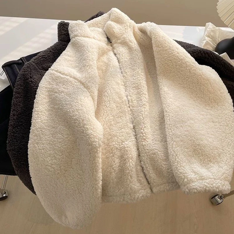 

Женская плюшевая куртка с воротником-стойкой