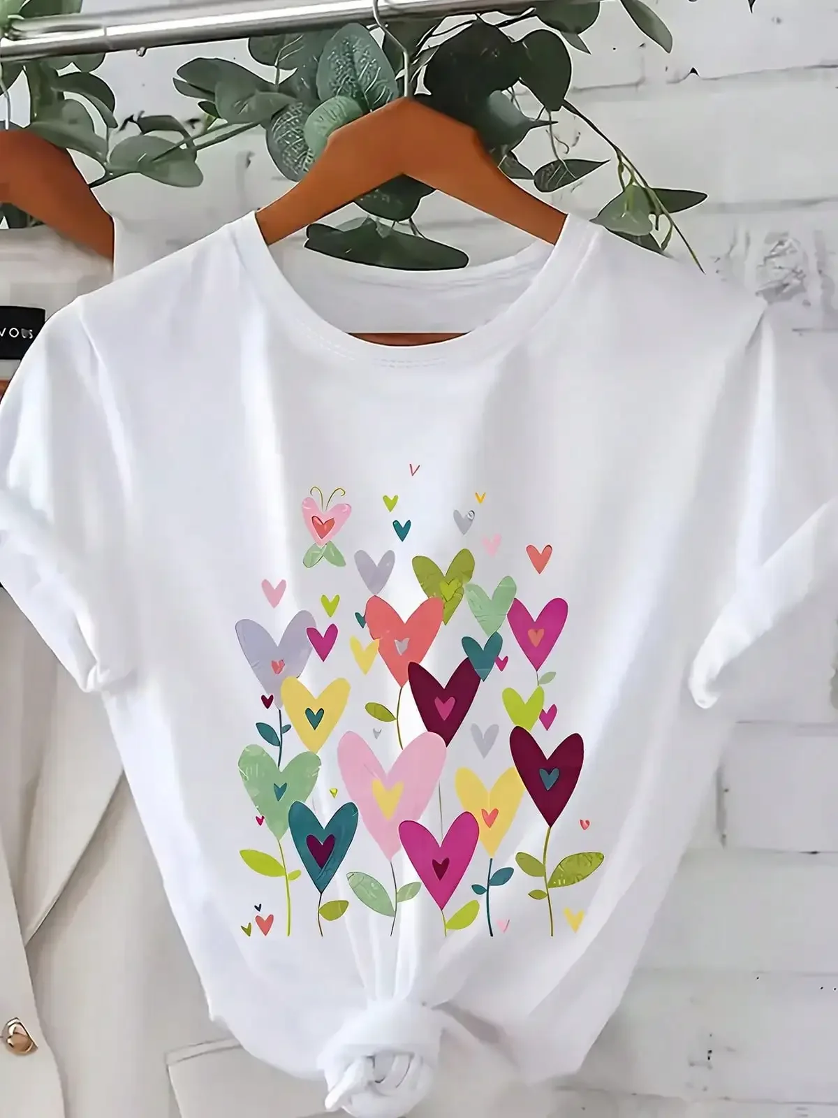 Plus Size - Plus Size - Valentine'S Day Plus-Size Women'S Colorful Heart-Patterned T-Shirt - Casual Round Neck Short Sleeve Top, Vintage Holiday Style, Machine Washable, Spring Summer Women'S Clothing,Breathable  Comfortable Short-Sleeved Round-Neck Top
