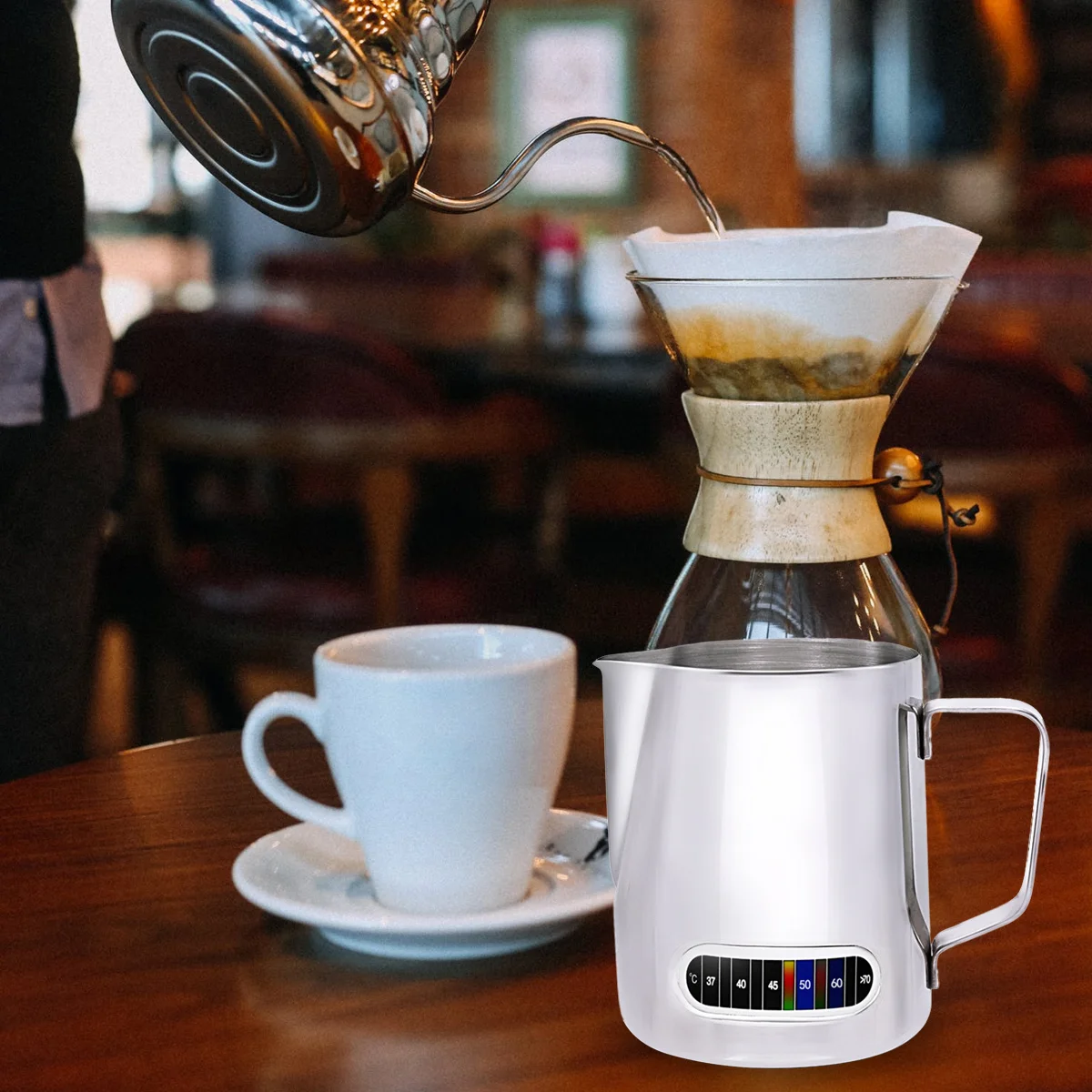 

Stainless Steel Milk Frothing Pitcher With Thermometer Easy Pour Handle Measuring Scale Coffee Shop Use Frothing Mug