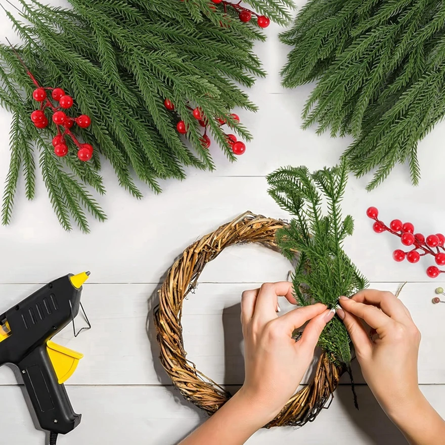 20/40pc Künstliche pflanzen kunststoff kiefer nadeln Home Room festival party Outdoor Garten Hof Weihnachten baum kranz Diy geschenk Dekor