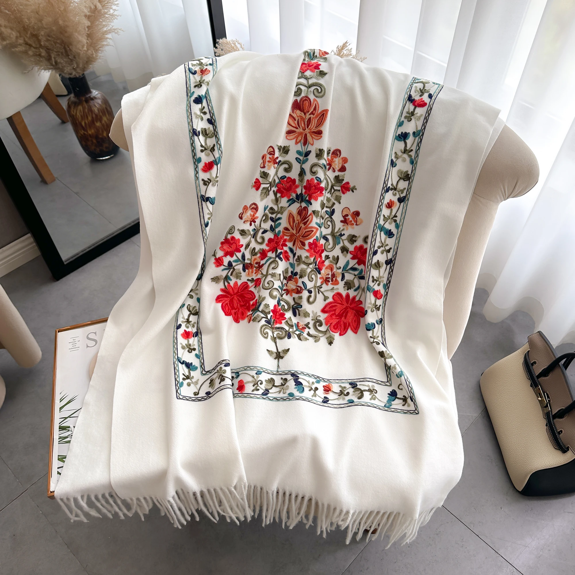 2024 Fashion Luxury Embroidery Scarf Elegant Women Winter Thick Warm Neck Pashmina Long Fringe Scarves Lady Blanket Soft Shawl