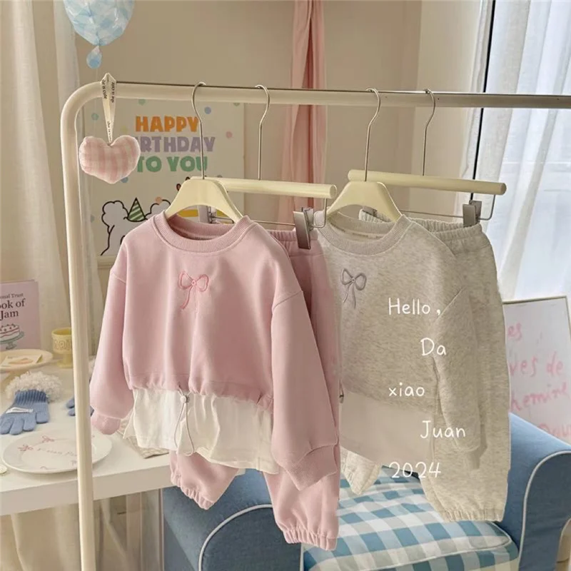 Dziewczęce słodkie zestawy moda dziecięca garnitury z długim rękawem wiosna jesień modny sweter z kokardką + spodnie 2 szt. Stroje