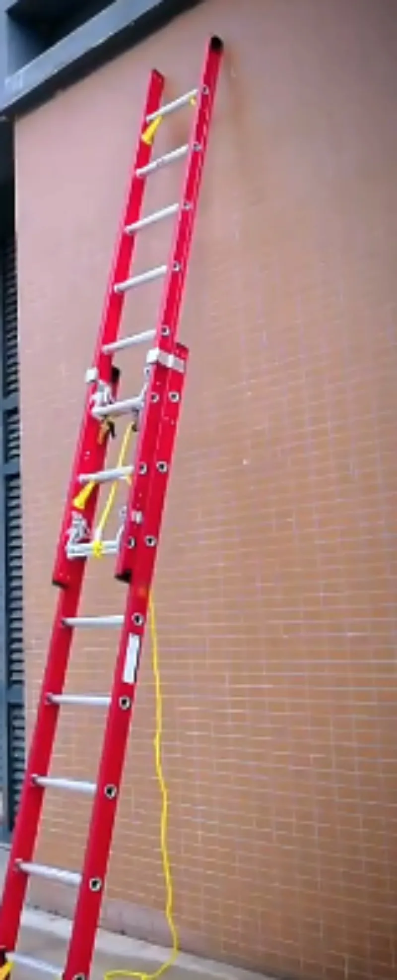 Fiberglass Electrician Extension Ladder, Insulated Safety Ladder for Electrical Work