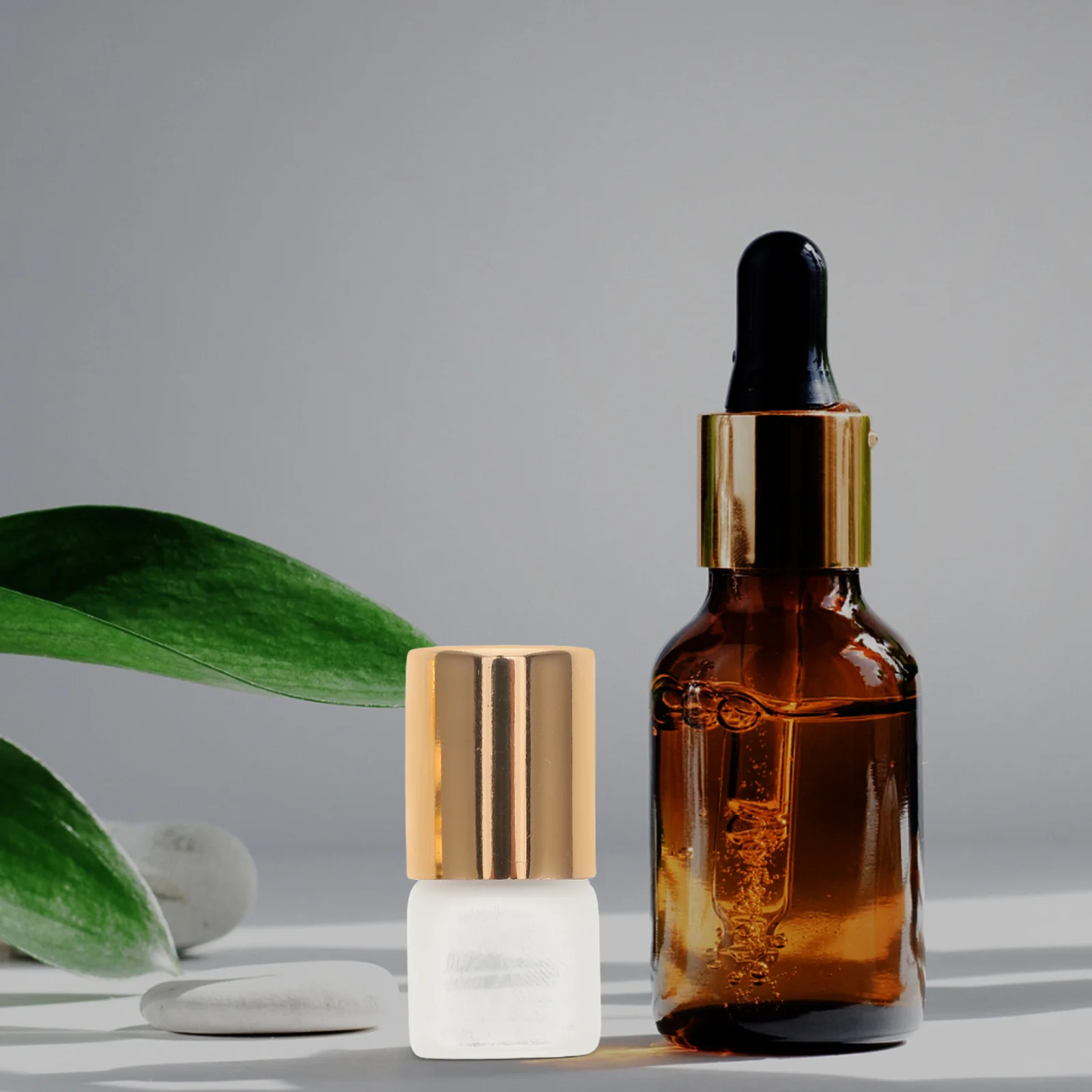 

20pcs Refillable Mini Glass Perfume Roller Bottles 1Ml Travel Essential Oil Containers Aromatherapy Sample Vials Golden Compact