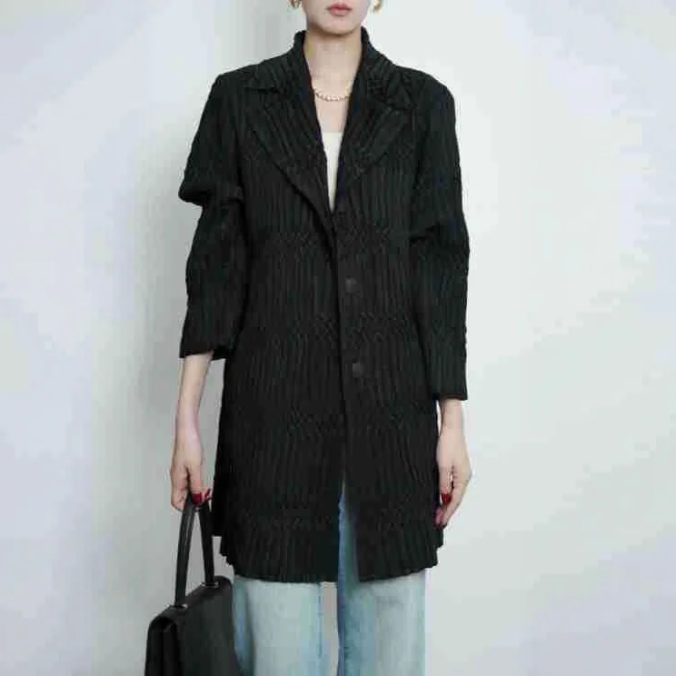 Miyake Pleated 2025 Autumn and Winter Heavy Hand Pleated Cotton Loose Cotton Clothing Thin Pleated Warm Windbreaker Jacket Women