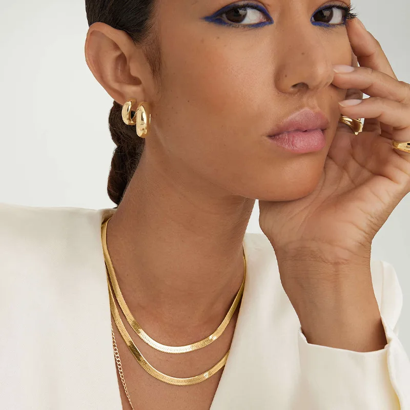 Faionable المرأة شقة عظم الثعبان سلسلة Nelace تنوعا تصميم خفيف الوزن Ele بليد الترقوة مجوهرات Accory