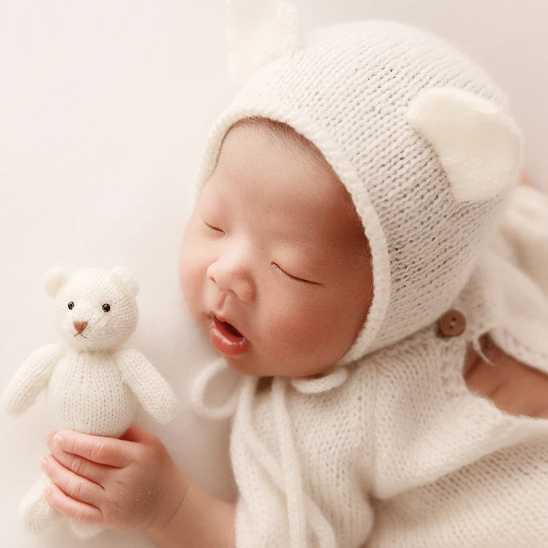 Pakaian fotografi baru lahir topi telinga rajut Bodysuit boneka beruang properti pemotretan bulan penuh foto tema putih pakaian bayi