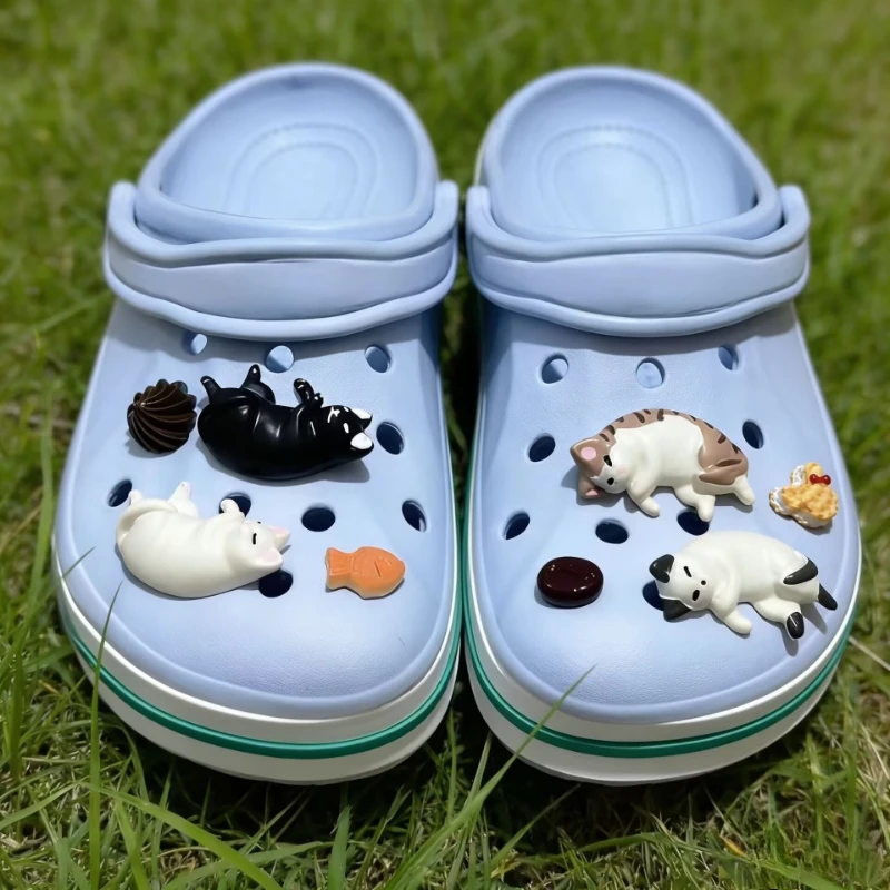 8PCS Hot Sale DIY Hole Shoes Charms for Cute Cartoon Cat Handmade Charms Designer Quality Garden Shoe Decoration Girl Gift