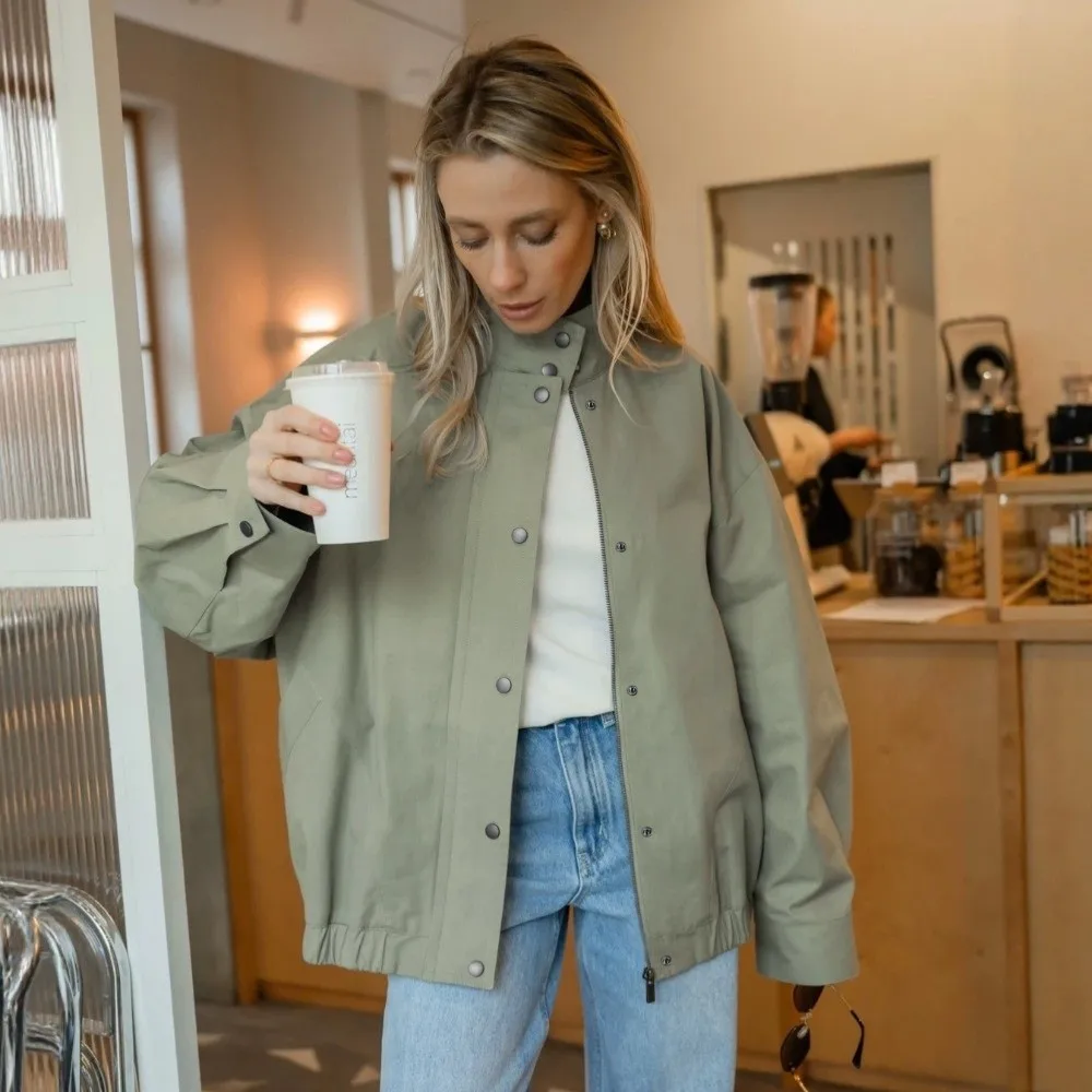 Turn Collar Women Cargo Jacket Cotton Material Relaxed Fit Casual Overcoat Autumn Winter Simple Style Ladies Outer Coat