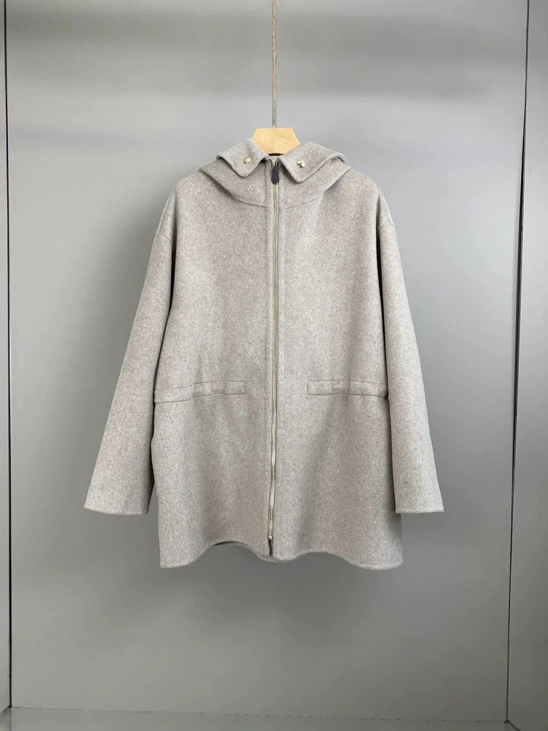 2026Autumn/Winter Women's Mid-Length Hooded Zip-Up Wool Coat