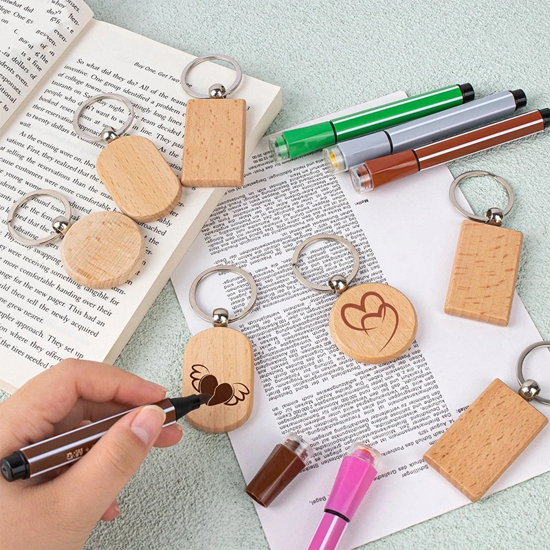 120Pcs Beech Wood Keychain Blanks Keychain Key Ring Key Tags for DIY Clothing Bag Decoration