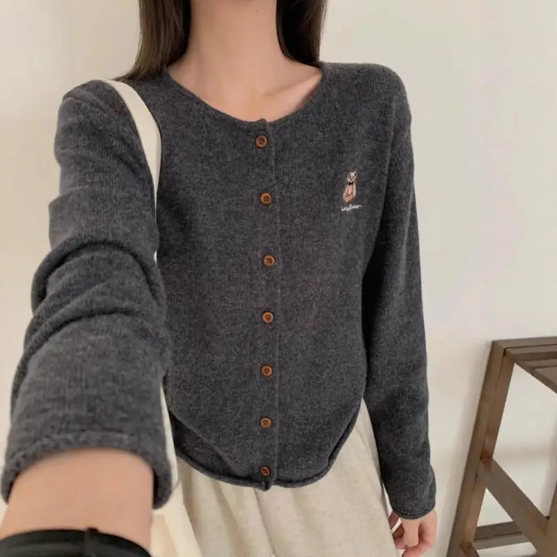 

Утепленный свитер для девочек в корейском стиле, кардиган, трикотаж, пуловер, бархатное женское пальто с милой вышивкой и енотом, весна-осень-зима