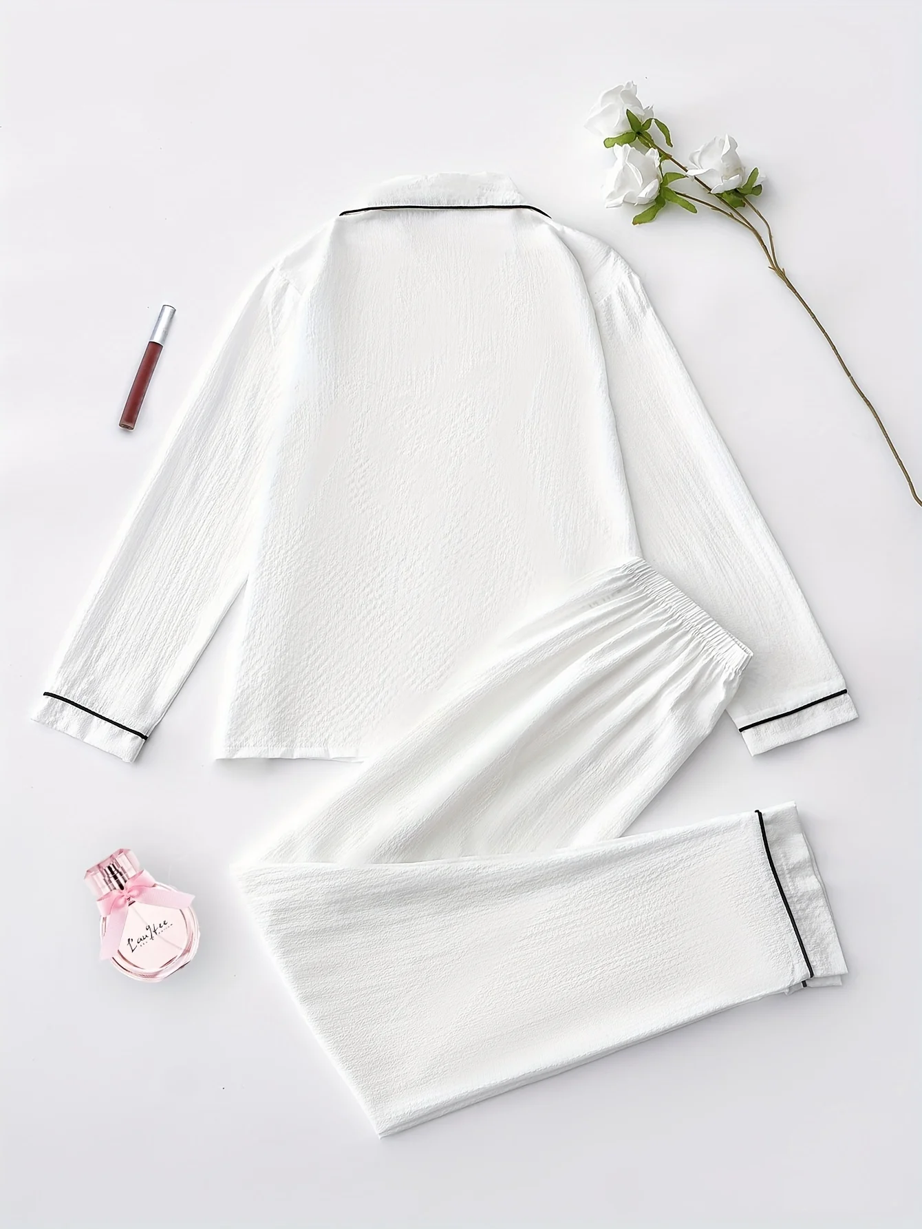 Damen-Pyjama-Set mit langen Ärmeln – lässiges, einfarbiges Oberteil mit geknöpfter Tasche und langer Hose, gewebter Polyester-Pyjama für Erwachsene für den Herbst/ – Detail 8