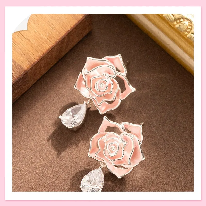 

French Gentle Small Fresh Dripping Oil Three-dimensional Rose Flower Earrings Women's Light Luxury High-end Sweet Temperament Ea
