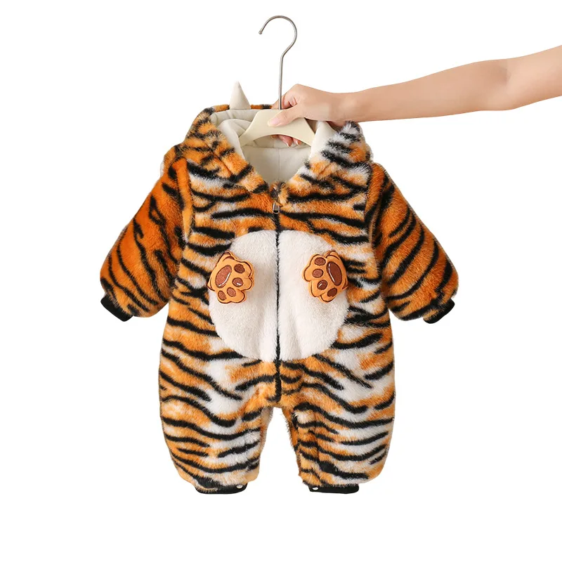 

2025 милый трехмерный зимний толстый плюшевый комбинезон в форме тигра для младенцев и маленьких детей, теплая уличная одежда с героями мультфильмов